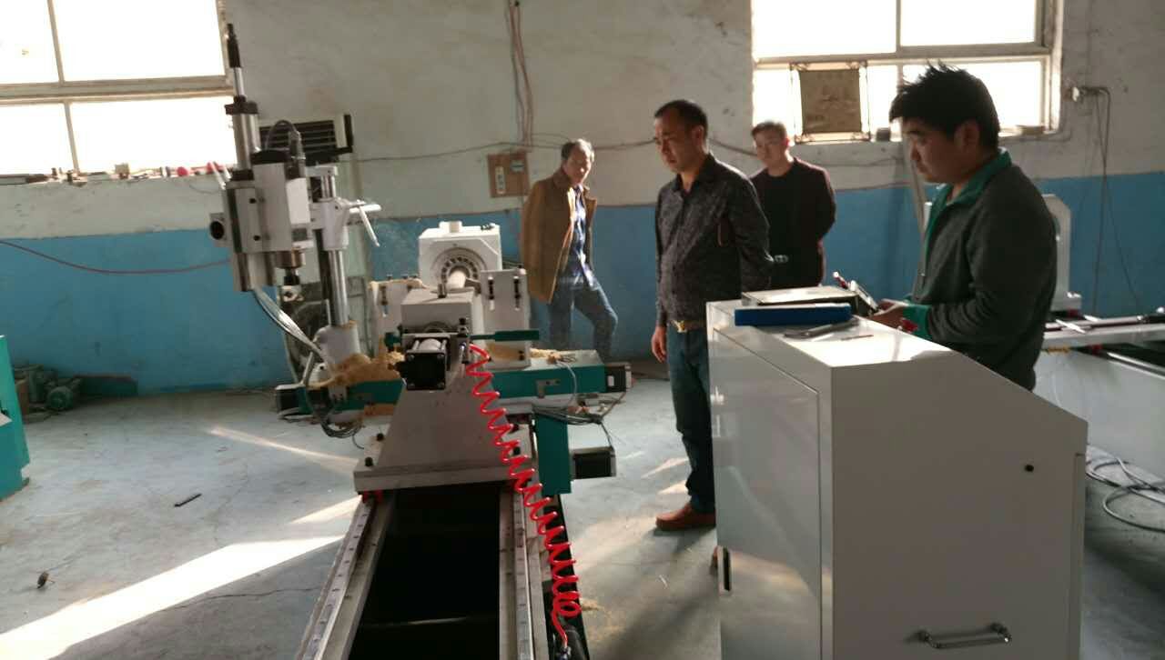 數控木車車床客戶參觀生產車間