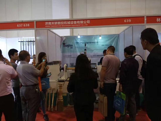 客戶參觀天驕數控木工車床